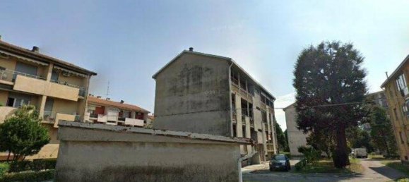 3 bedrooms Apartment in Magenta, Italy No. 282636 4