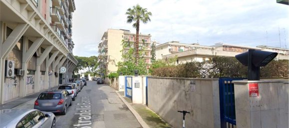  مرآب في Bari, Italy 30متر مربع رقم 302838 4