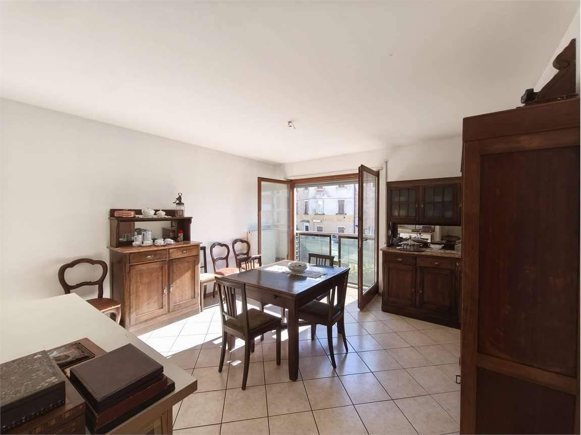 3 rooms Apartment in Trento, Italy No. 33776