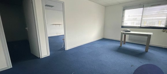 212m² Office in Blois, France No. 54334 14