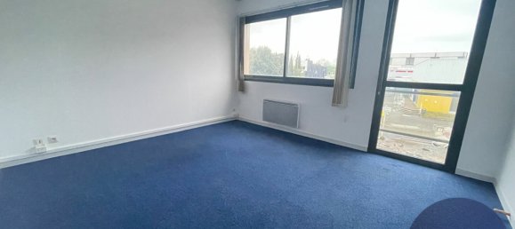 212m² Office in Blois, France No. 54334 3