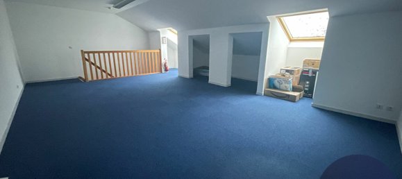 212m² Office in Blois, France No. 54334 2