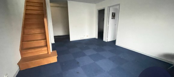 212m² Office in Blois, France No. 54334 10