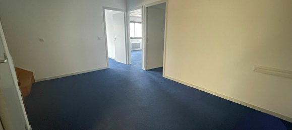 212m² Office in Blois, France No. 54334 5