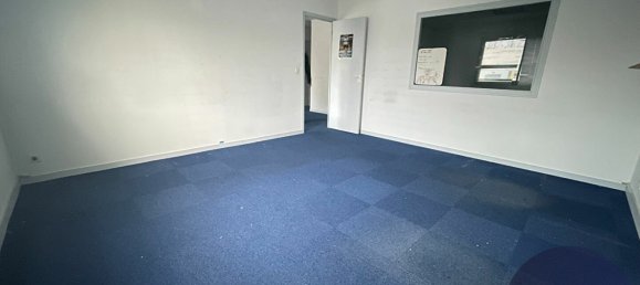 212m² Office in Blois, France No. 54334 12