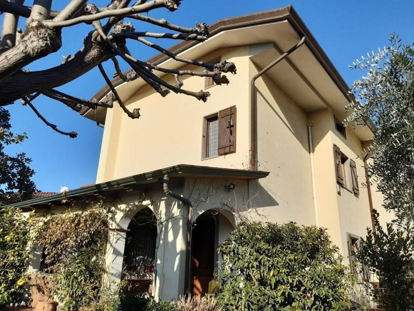 10 rooms Villa in Massa, Italy No. 112536
