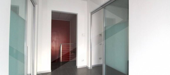 Вилла с 7 комнатами в Кастельфранко ди Сотто, Италия № 26992 14