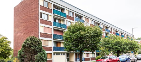 2 bedrooms Apartment in Aubergenville, France No. 182972 2