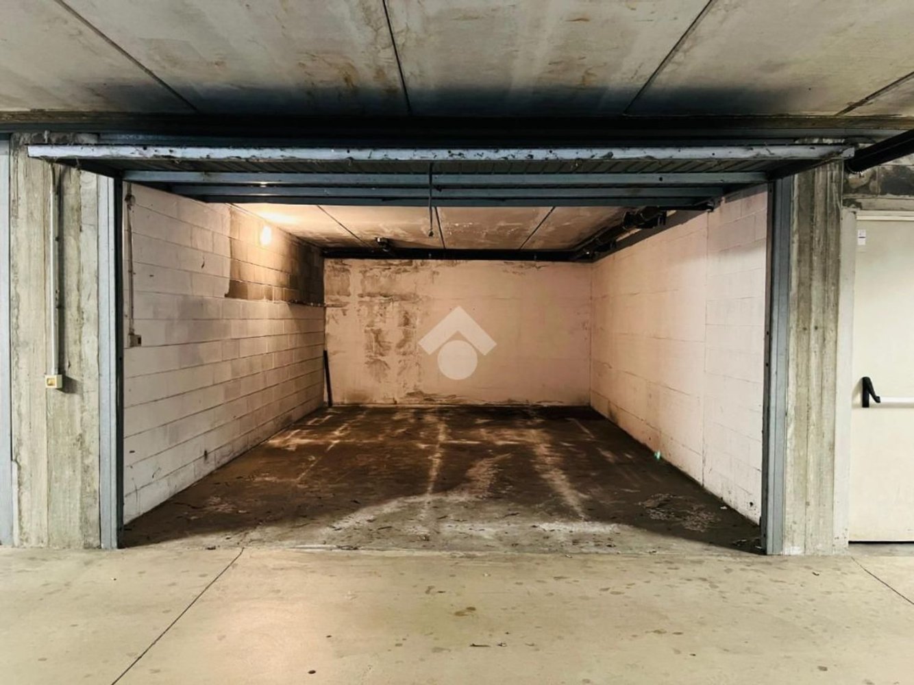 Garage in Nova Milanese, Italy 33m², Nr. 283983