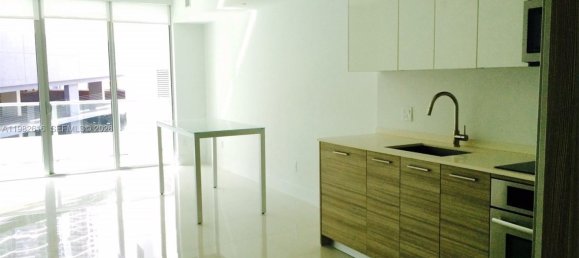 1 Schlafzimmer Gewerbliche Immobilien in Miami, USA, Nr. 614571 2