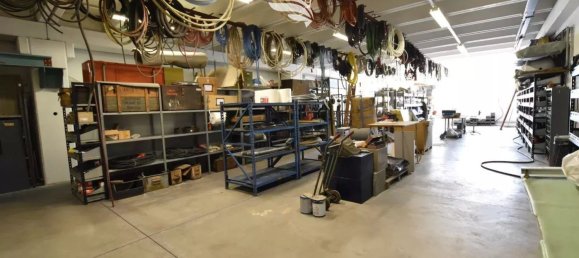 Lagerhaus in Trentino-Alto Adige, Italy 1800m², Nr. 81323 4