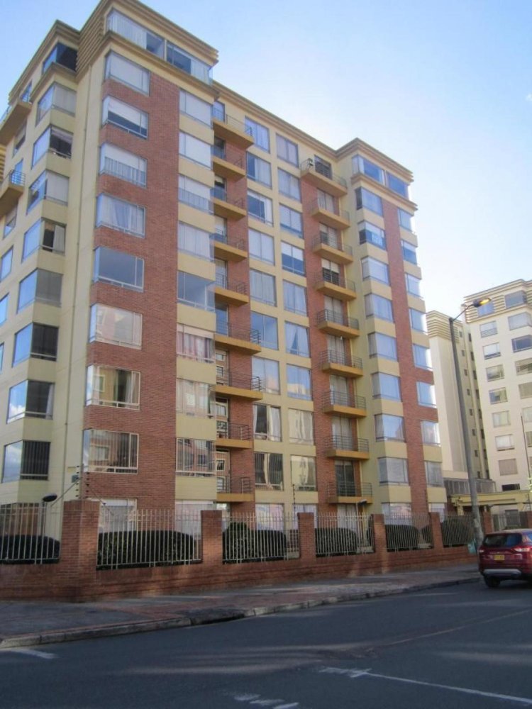 3 bedrooms House in Bogota, Colombia No. 14840