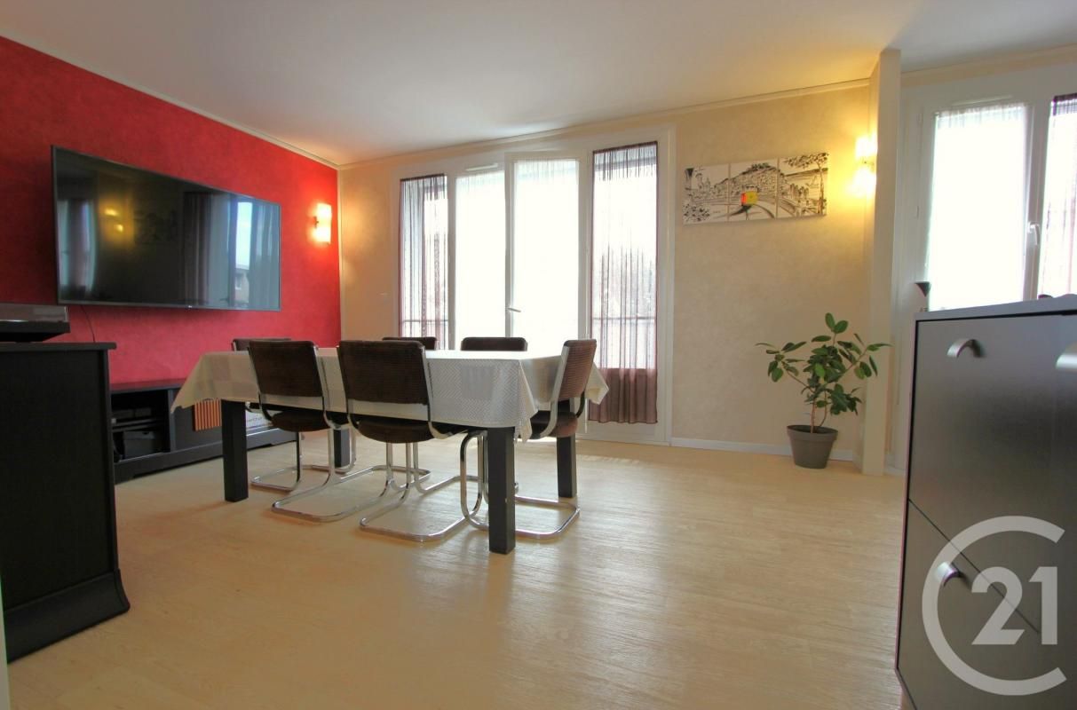 3 غرف نوم شقة في Saint-Michel-sur-Orge, France رقم 318534