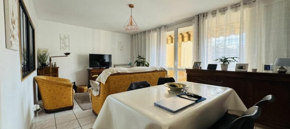 2 bedrooms Apartment in Saint-Etienne, France No. 203841 3