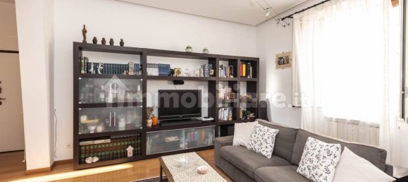 2 bedrooms Apartment in Catania, Italy No. 307353 5