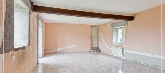 Casa de 4 dormitorios en Mareuil-en-Brie, France No. 57362 9