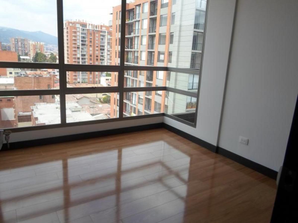 Дом с 3 спальнями в Богота, Колумбия № 11526