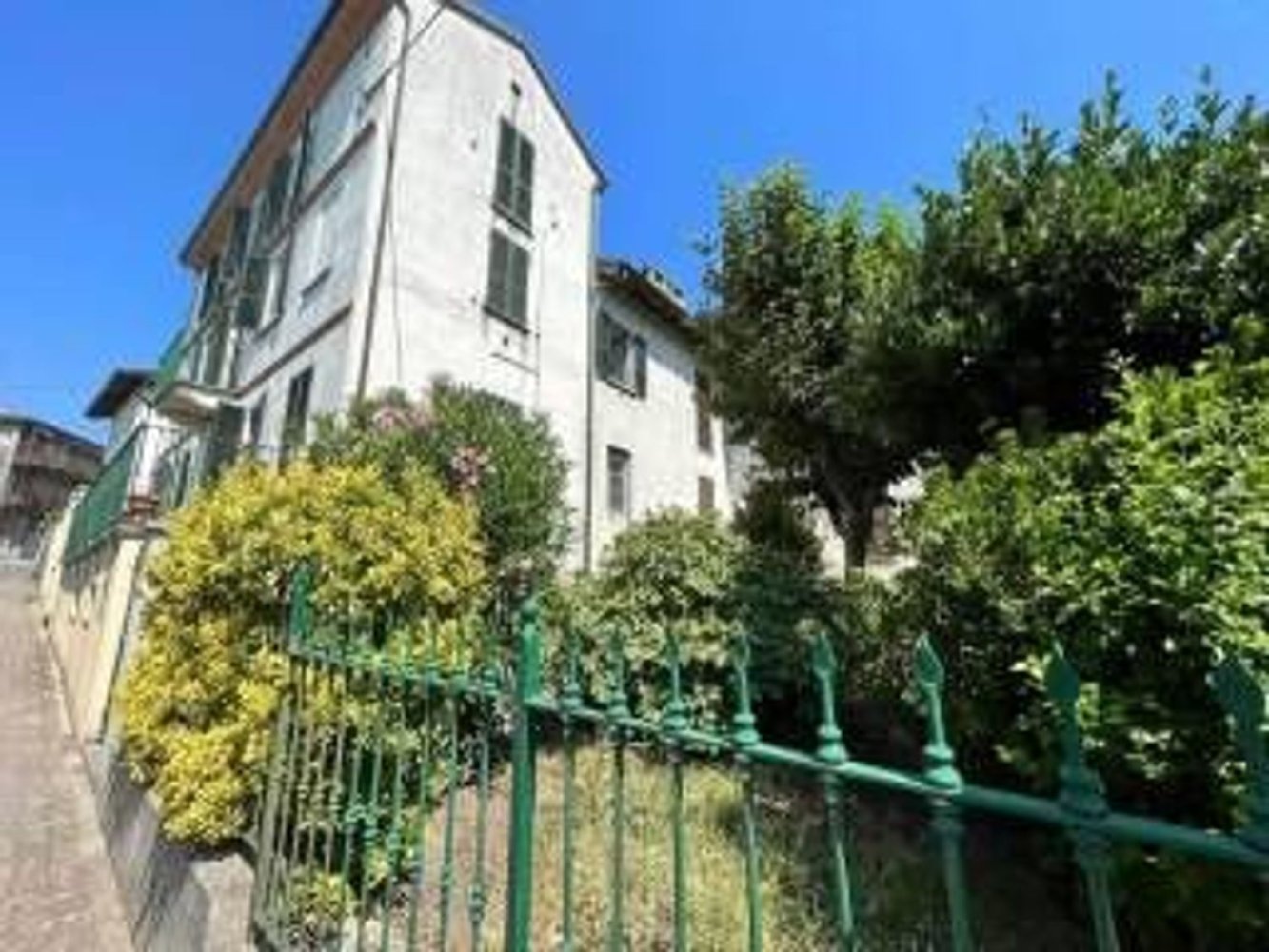 Edificio en Castana, Italy 300 m² No. 397690