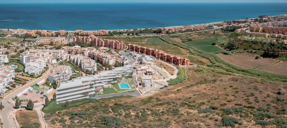 2 bedrooms Apartment in Castillo de la Duquesa, Spain No. 4690 2