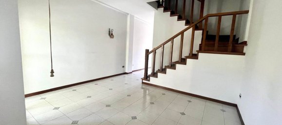 Apartamento de 7 habitaciónes en Pontedera, Italy No. 201946 15