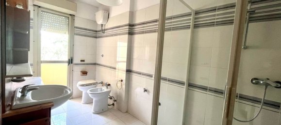 Apartamento de 7 habitaciónes en Pontedera, Italy No. 201946 3