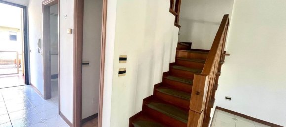 Apartamento de 7 habitaciónes en Pontedera, Italy No. 201946 16