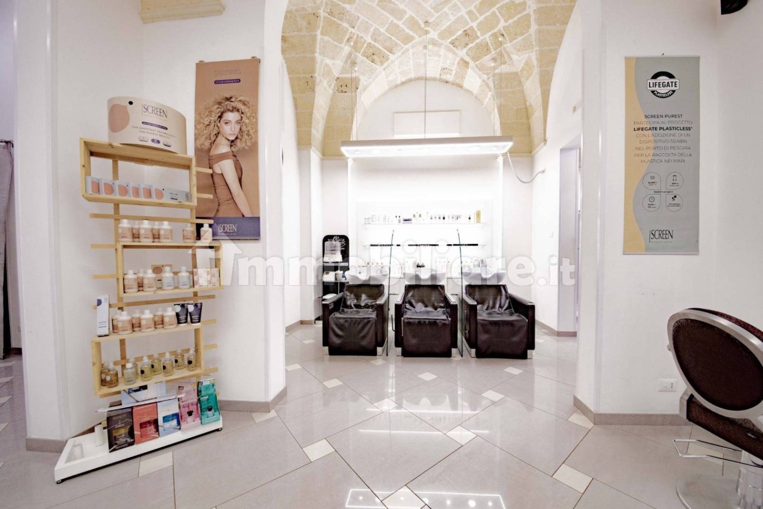 1-Zimmer Gewerbliche Immobilie in Francavilla Fontana, Italy, Nr. 213043