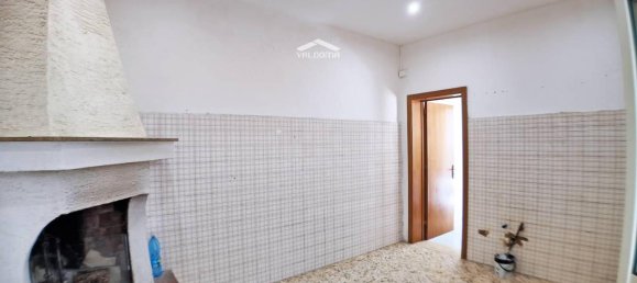 Дом с 4 комнатами в Лечче, Италия № 21377 3