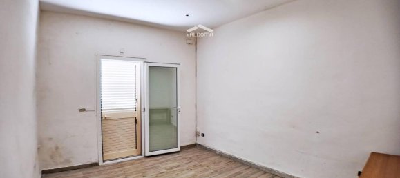 Дом с 4 комнатами в Лечче, Италия № 21377 7