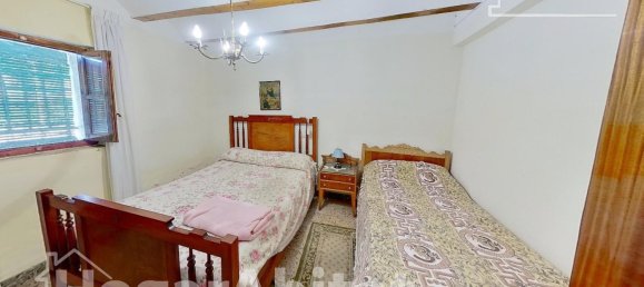 7 bedrooms House in Cortes De Pallas, Spain No. 113386 2