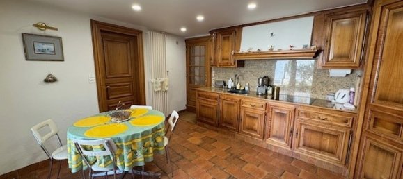 5 bedrooms House in Vernouillet, France No. 179761 2