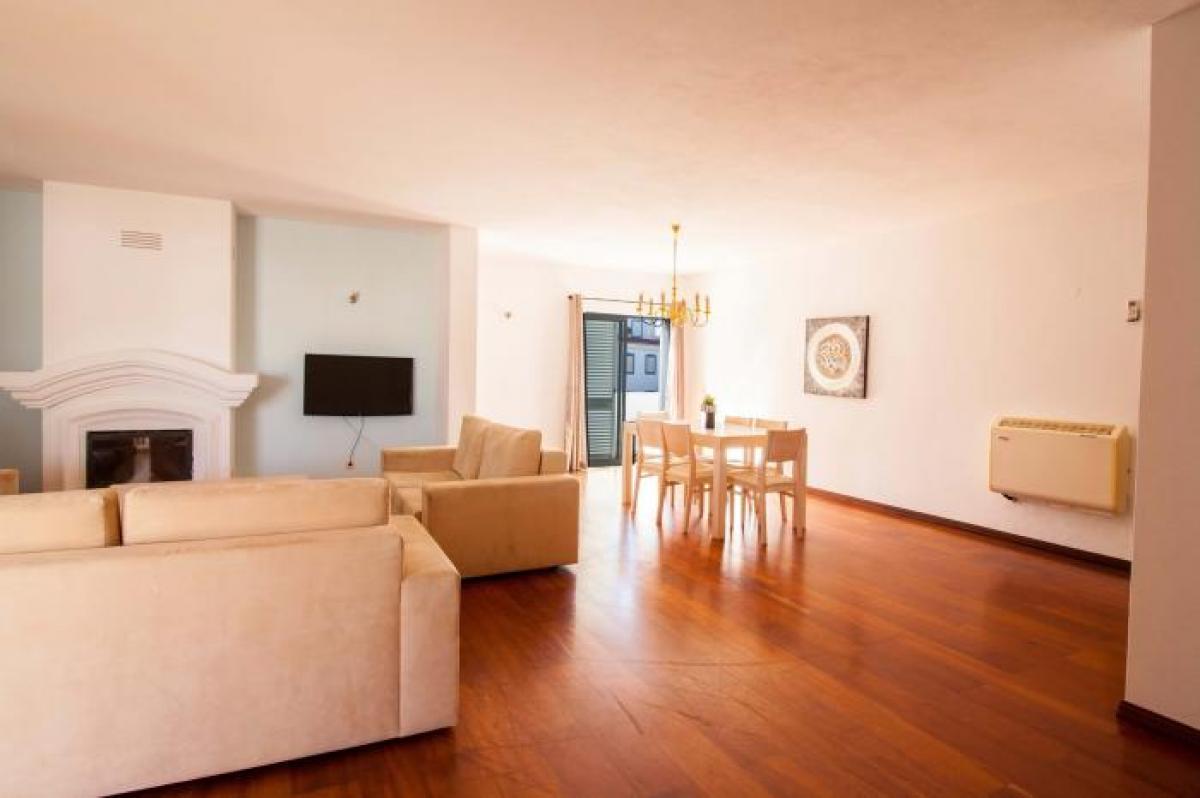 Квартира с 3 спальнями в Лагуш, Португалия № 2934