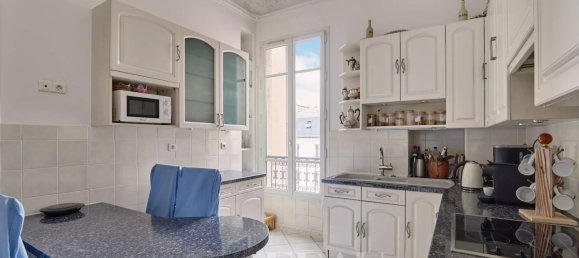 4 bedrooms Apartment in Paris, France No. 162880 11