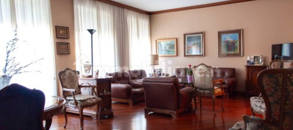 3 bedrooms Apartment in Milan, Italy No. 328376 2