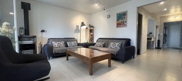 3 bedrooms House in Taissy, France No. 309694 2