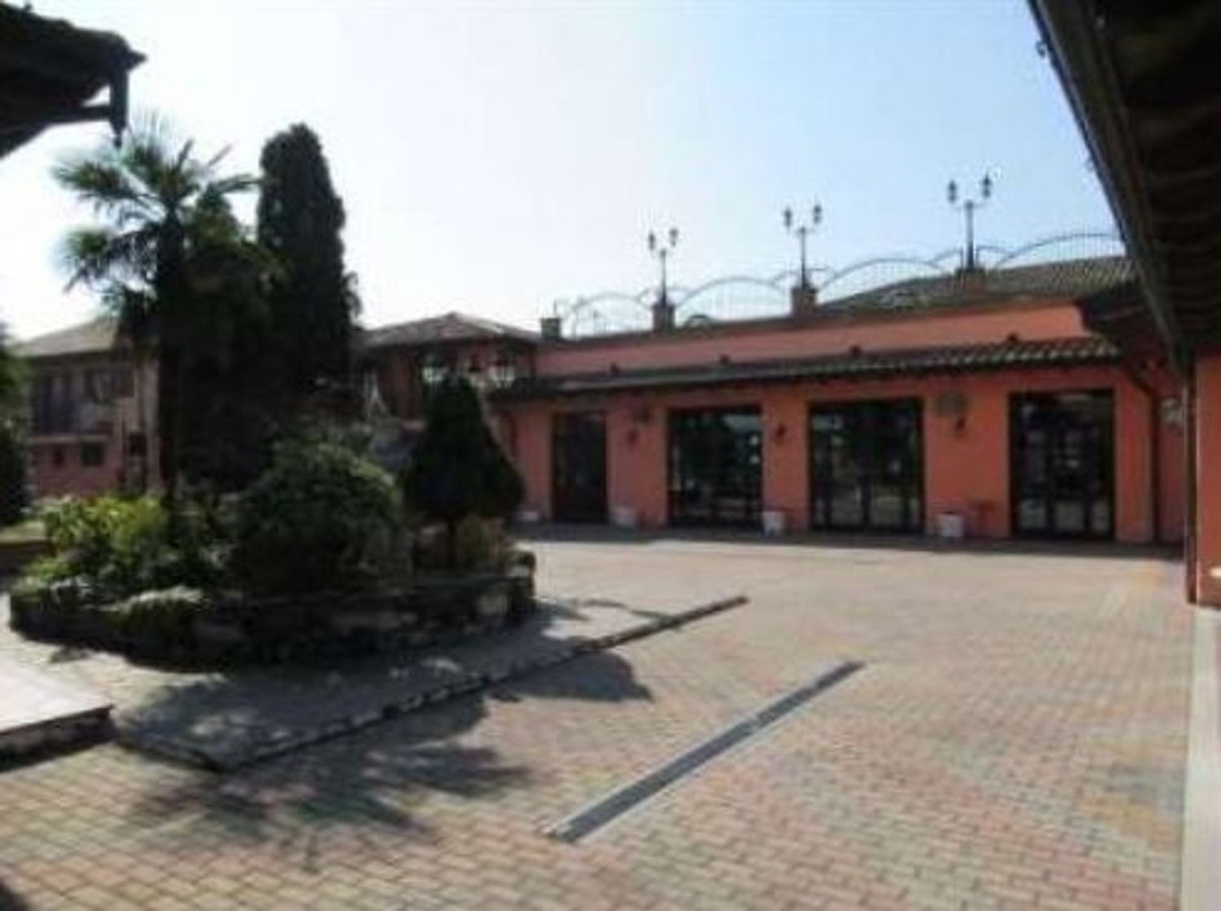 Imóvel comercial em Pavia, Italy 2250 m² N.º 11875