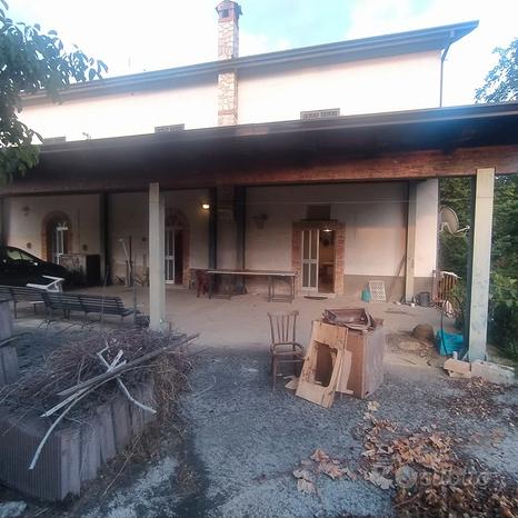 8 rooms Villa in Chianche, Italy No. 300970