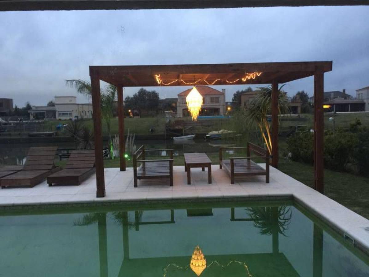 3 bedrooms House in Tigre, Argentina No. 66174