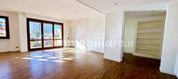 Apartamento de 3 dormitorios en Besana in Brianza, Italy No. 237959 7