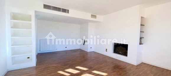 Apartamento de 3 dormitorios en Besana in Brianza, Italy No. 237959 17