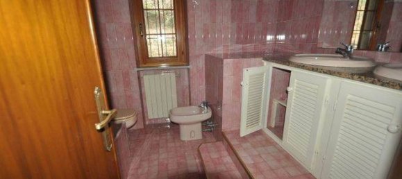 5 غرف نوم فيلا في Sarzana, Italy رقم 219936 22