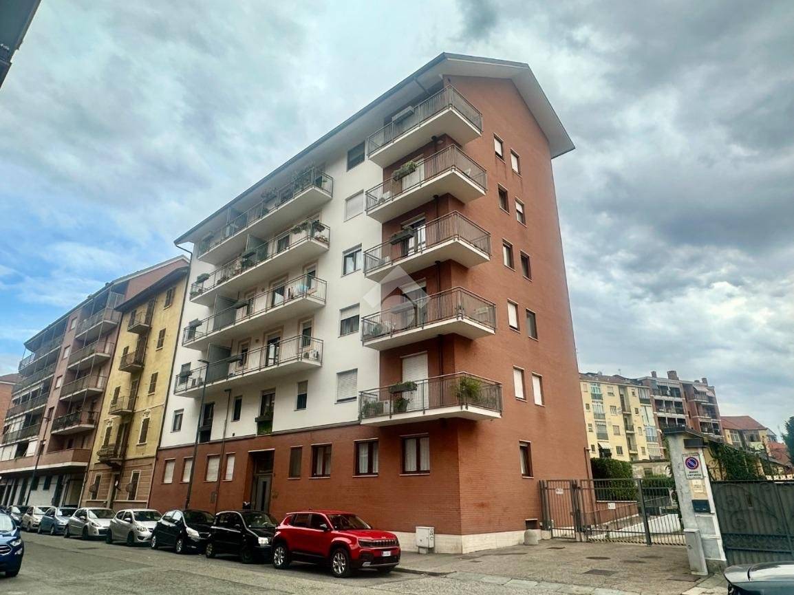 3 chambres Appartement à Turin, Italy No. 379884