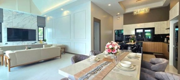 3 bedrooms Villa for sale in Pattaya, Chonburi, Eastern Thailand, Thailand № 33583 10
