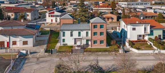 6غرفة منزل في Castellucchio, Italy رقم 268599 29