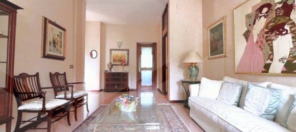 4-salle Appartement à Bari, Italy No. 20715 39