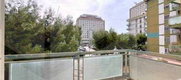 4-salle Appartement à Bari, Italy No. 20715 16