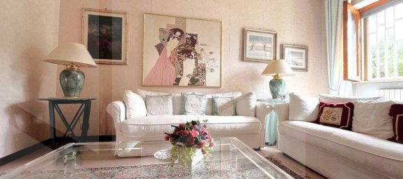 4-salle Appartement à Bari, Italy No. 20715 34