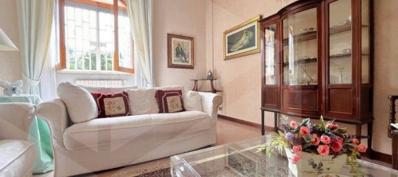 4-salle Appartement à Bari, Italy No. 20715 33