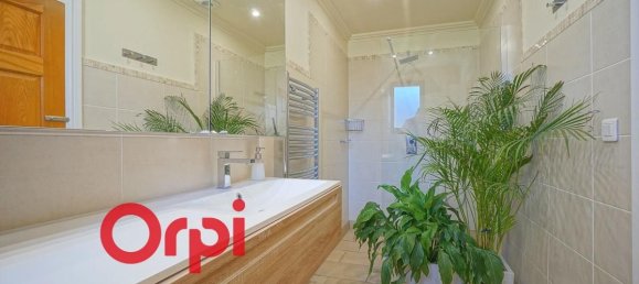 7 Schlafzimmer Schlösser in Bernay, France, Nr. 356521 8