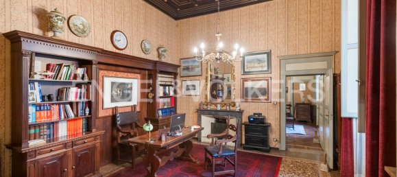 5 bedrooms Apartment in Bologna, Italy No. 64996 3